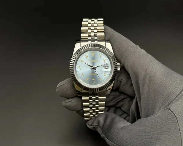 Seiko Arabic Dial bleu clair